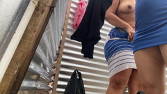 irina69star: Frauen auf der umkleidekabine am strand fangen