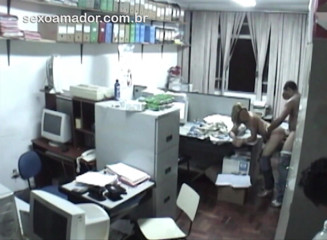 Amateurs videos: Horny employees having sex in the office after hours