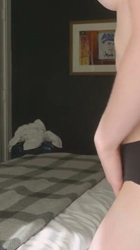 Charlotte dostane ptáka a koule
