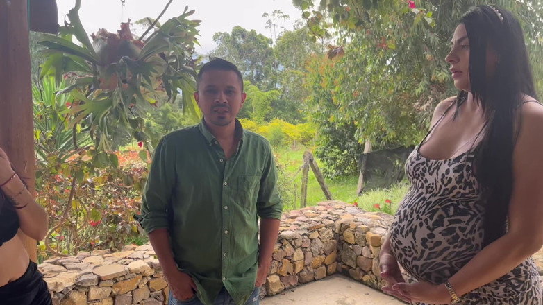 MelaniRincon: Agenta imobiliară însărcinată este o curvă și îi fute pe amândoi