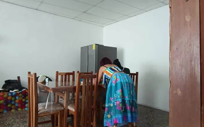 Goky: Sinful Maid Spreads Her Pretty Pussy Open