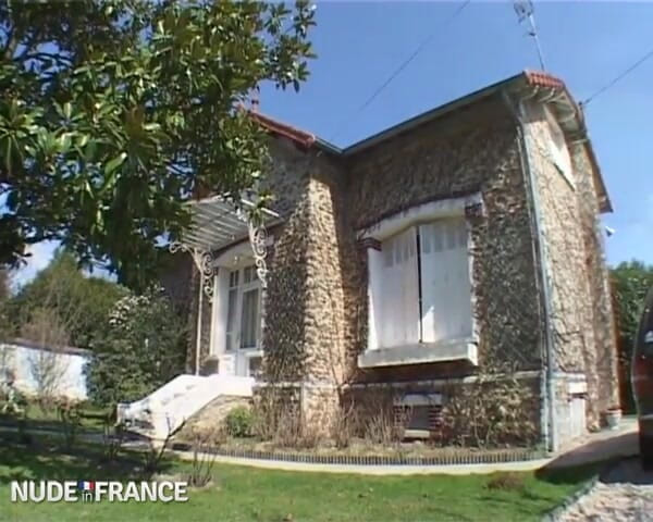 La France a Poil: Seksowna pielęgniarka ciężko sodomizowana na stole