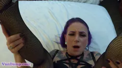 Emo gótica milf preñada anal