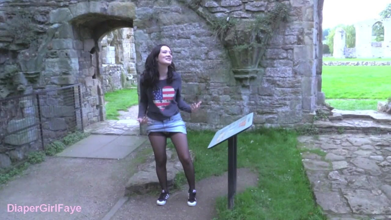 Her Kink UK: Easby Abbey