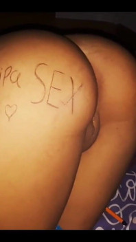 Rabuda latina com tremendo lingerie azul ela é muito puta e adora ser fodida