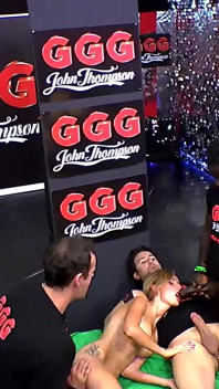 ggg john thompson ela jovem com tesão de esperma