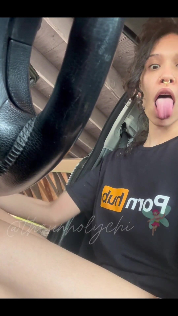 theunholychi: Impulsif miang dan menunjuk-nunjukkan kaki saya! 