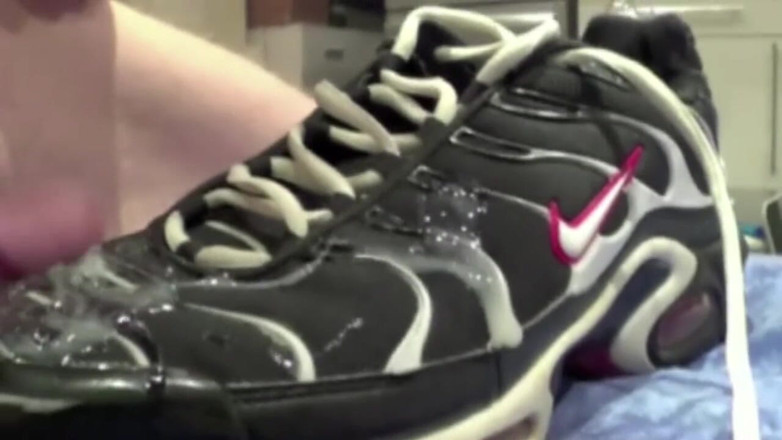 Sneaker Sex Kinky: Sneaker sottomissione con un ragazzo scally