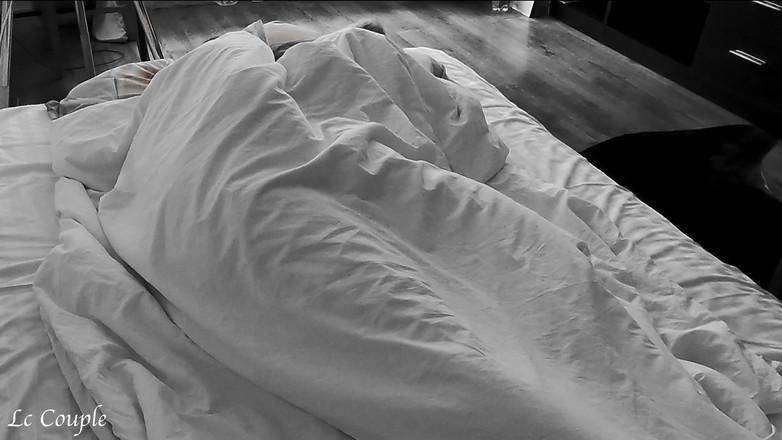 LC couple: Ngentot dan fingering pagi-pagi