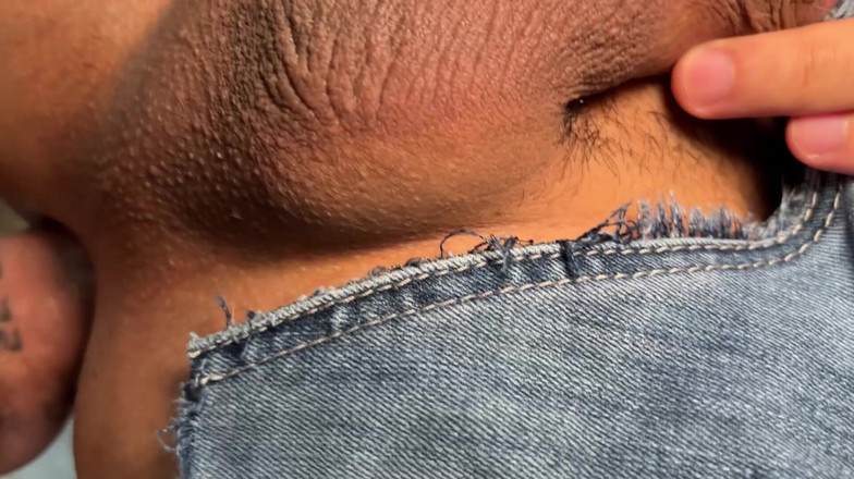 Johnny Hakson: Tati Îmi Fundul Bombat