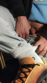 Dj-bro Pisse Und Spiele Mit Dreckigen Socken.... Hammer Drauf!