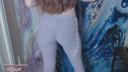 Dahlia Wolf: Quente girl grinds e twerks em leggings apertadas