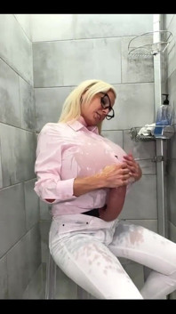 Huge Cumshot on Myself!