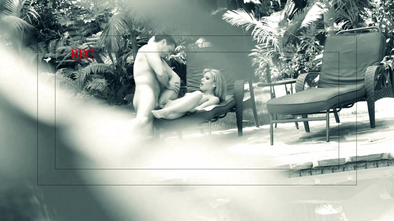 Xtime Network: Draußen fickt heiße muschi für eine sexy blondine