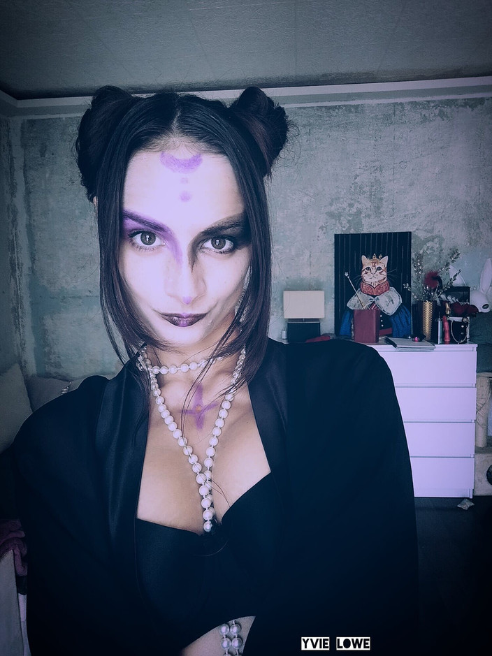 Yvie Lowe: जाहिल लड़की मेरे लिए नृत्य - अनुरोधित नृत्य क्लिप। का आनंद लें