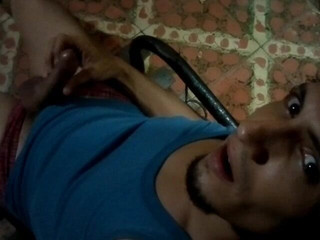 Raba erre elle: Raba Kůra si hraje s jeho ptákem - část 16