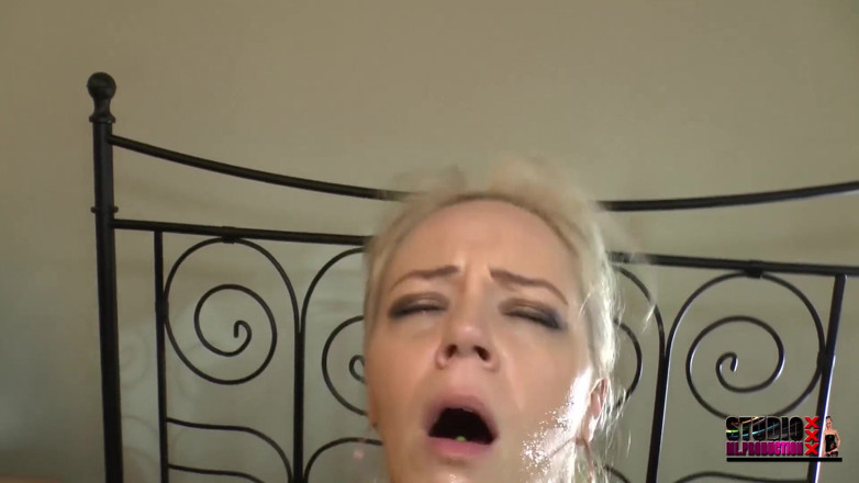 Miss Loly Studio Production: Gangbang-creampie Brême 10