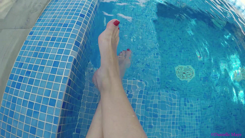 Danielle Maye: Hot Tub Toes