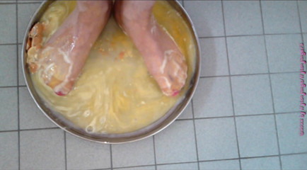 Carmen_Nylonjunge: Crush the raw eggs and piss ** nylon foot crushing **