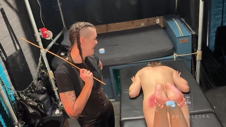 Lady Valeska: Bastinado pentru supusa Alexia