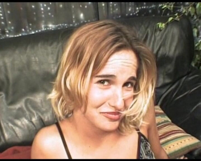 Golden-X-Tapes: Blonde Babe Deepthroats Big Cock to Facial Finish