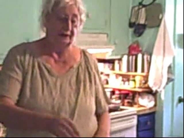 BBW nurse Vicki adventures with friends: Seksowna holenderska milf Gilf gotuje śniadanie