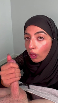 Hijabi Slut Drinks and Sucks White Cock During Ramadan