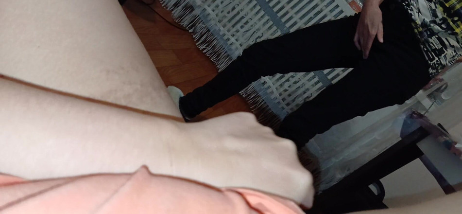 Lesbian-candys: Ми таємно мастурбуємо вночі, щоб наші батьки не спіймали нас