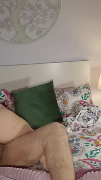 Mẹ kế máy bay bà già muốn âm hộ đầy lông của cô ấy chứa đầy tinh dịch tuyệt vời