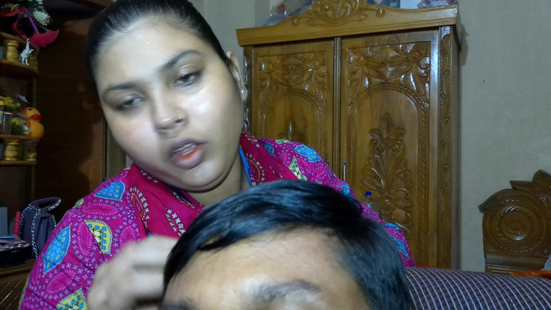 Desivideo: Cặp đôi mới kết hôn Ấn Độ chị kế bị anh trai kế...