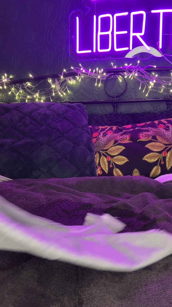 Lustful Libertines: Leggings Grigi Che Schizzano Bagnando