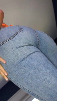 Sborra sui miei jeans attillati