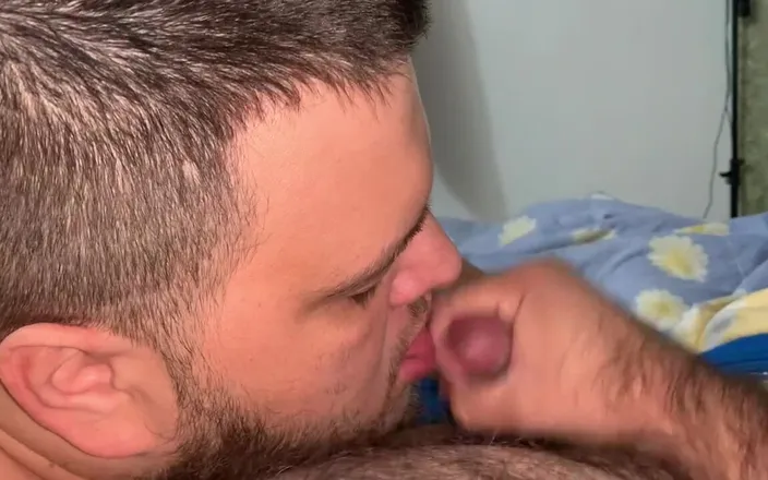 eljodedor31: Chubby Eating My Cock