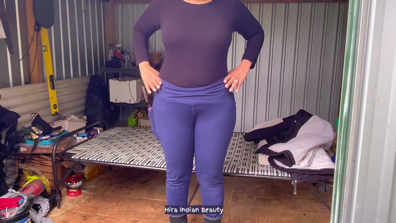 Hot 365 Entertainments: Safada Esposa Gostosa Brincando Com Um Sutiã De Renda, Apertando...