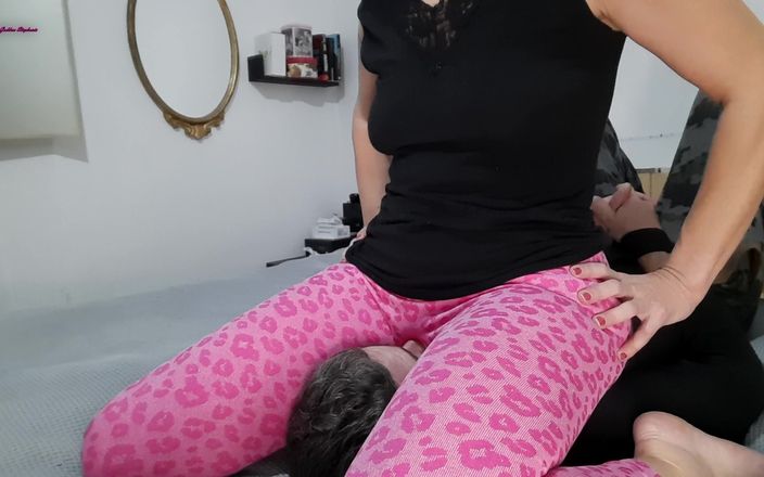 Goddess Stephanie: Leggings ngồi lên mặt thống trị! 4k! 10 phút! Fhd!