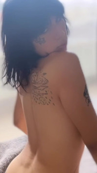 Une bombasse sexy t’attend