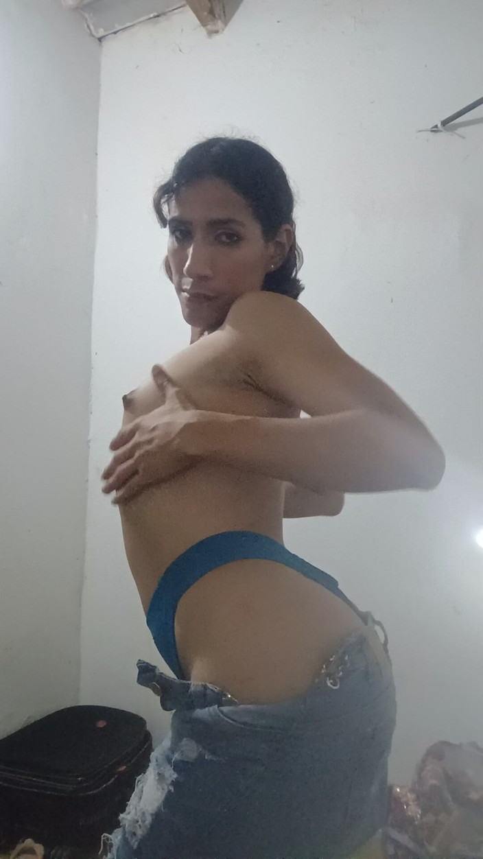 Femboy from Colombia: Танцует этим утром и снова для Тая