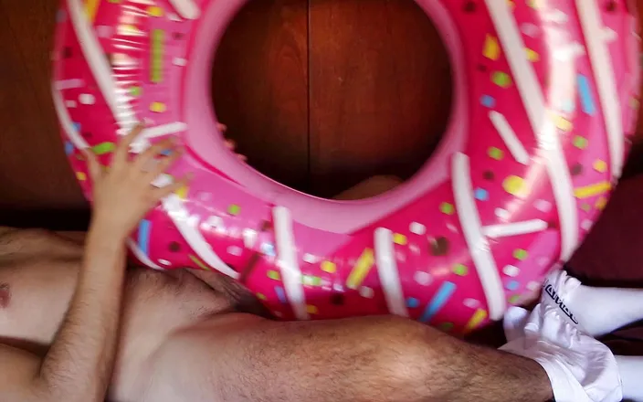 Inflatable Lovers: Inflatable donut