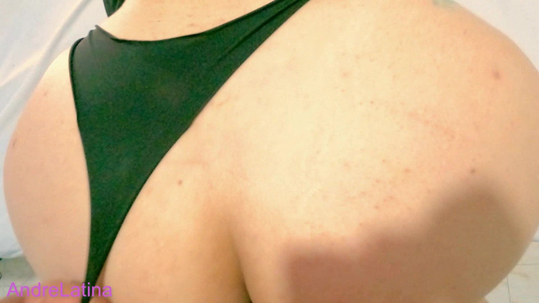 Gatita latina: Dia Menghisapnya Dan Menginginkan Air Mani Di Pantatnya