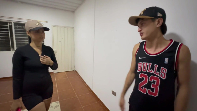 RASHEELHILLS: I Get Naked w domu nieznajomego, więc on może mnie...