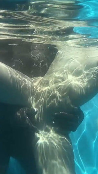 Underwater Pool Sex: Slimthick Ebony Gets Pounded by Massive BBC