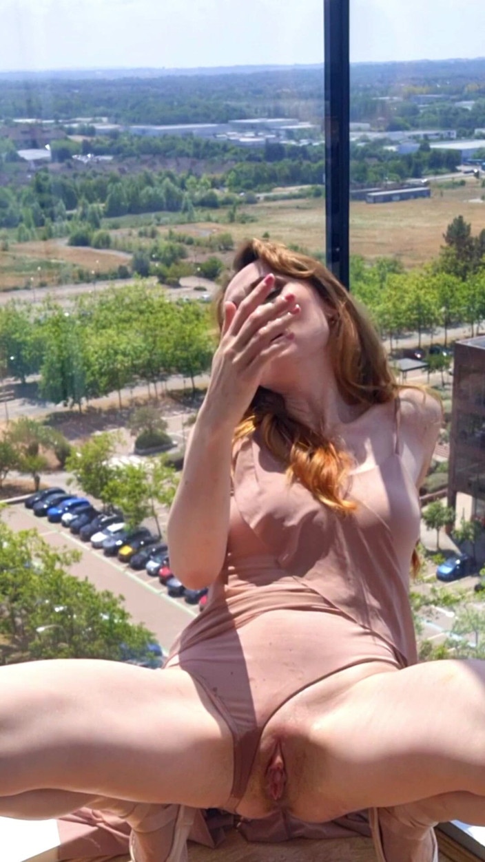 Lily kink: การยืดบัลเล่ต์ทําให้รุ่นแม่น่าเย็ดน้ําแตกเงี่ยน