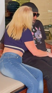Bridgette Daniels bierze Mr Majic Balls głęboko w jej tyłek na 1 remis