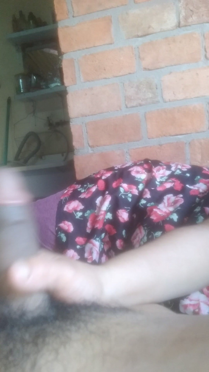 Eatrella j: How Big, It Barely Fits in My Hand, Then Use...