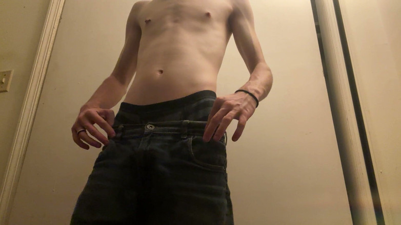 SmoleGirlTrans: Глупый транс показывает свое тело