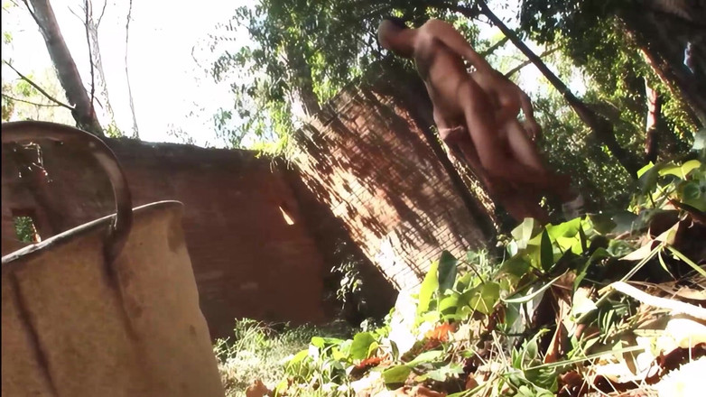 Transsexuell and gay club: जंगली आउटडोर समलैंगिक खंडहर मुठभेड़