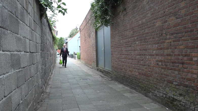 Flemish Filth: Această tânără curvă este futută de bunicul ei