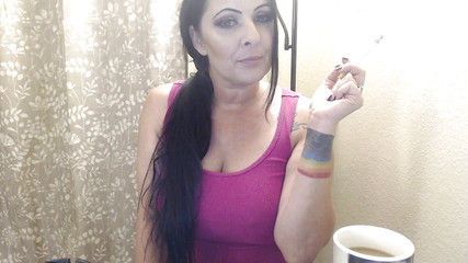 Abby Anna: सुबह की कॉफी और सिगरेट का समय