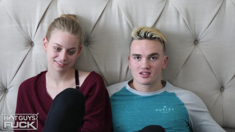 Hot Guys Fuck: Hilly Billy fute o blondă fierbinte studentă