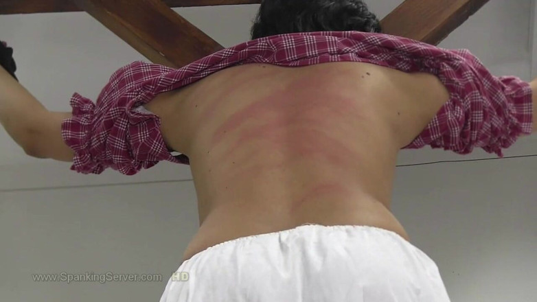 Spanking Server: Yasmeena bare back whip by naughty guy
